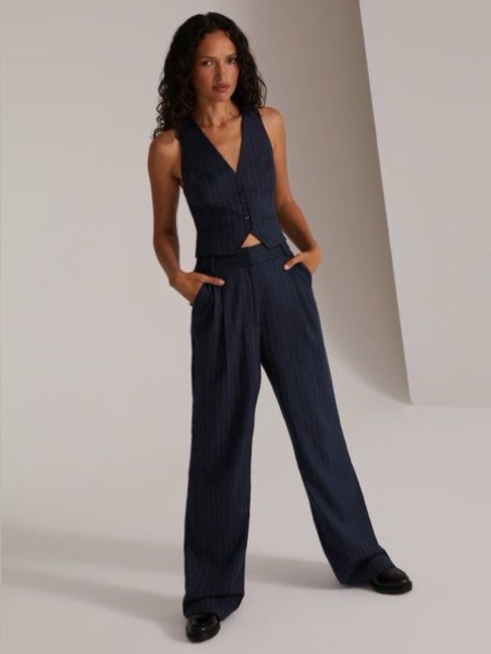 Favorite Daughter Favorite Pant Petite Navy Pinstripe 6P 27” Inseam